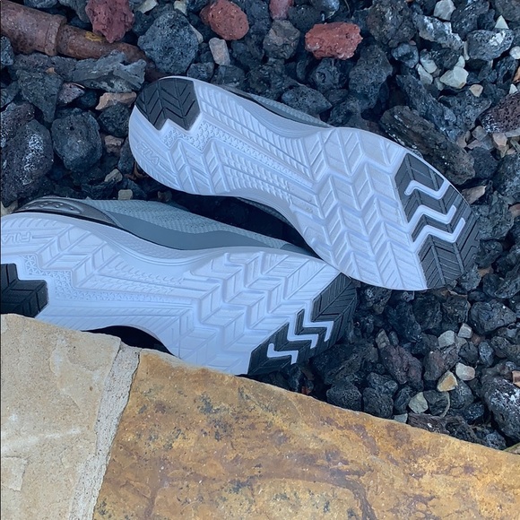 Fila memory foam silver sneakers - Picture 6 of 6